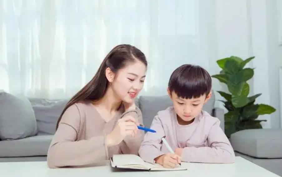 最新小游戲幼兒園，小巷里的秘密樂園探秘