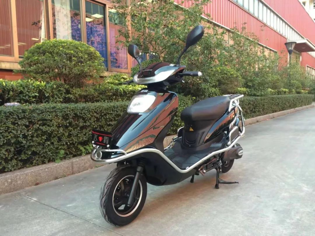 飛肯電動(dòng)車(chē)價(jià)格深度探討，市場(chǎng)表現(xiàn)與市場(chǎng)定位分析