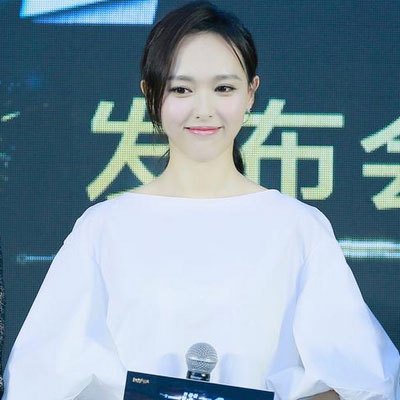 絕世護花高手陳笑最新揭秘，小巷中的神秘花園